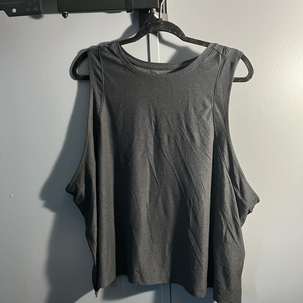 Old Navy Women's Charcoal Muscle Tee